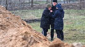 Fiscalía ucraniana reporta 410 cadáveres de civiles hallados en Kiev, tras retirada rusa 