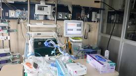 Hospitales con nueve camas disponibles en cuidados intensivos críticos, según corte de CCSS a la 1 p. m. de este martes