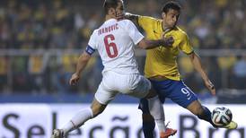Brasil se salva con gol de Fred en amistoso con Serbia previo al Mundial