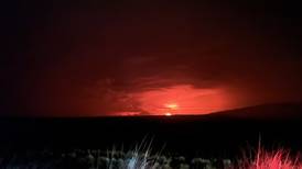 Tras 40 años ‘dormido’, el volcán más grande del mundo entra en erupción en Hawái