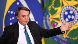 Bolsonaro vuelve a cuestionar el sistema electoral de Brasil