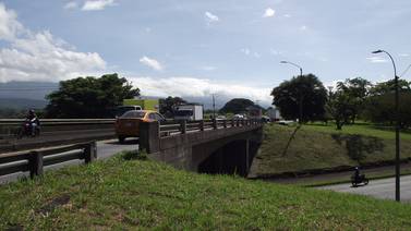 MOPT comenzará instalación de puente bailey frente al aeropuerto Juan Santamaría el próximo martes