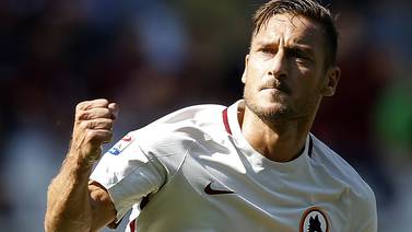 Totti llega a 250 goles pero la Roma tropieza 