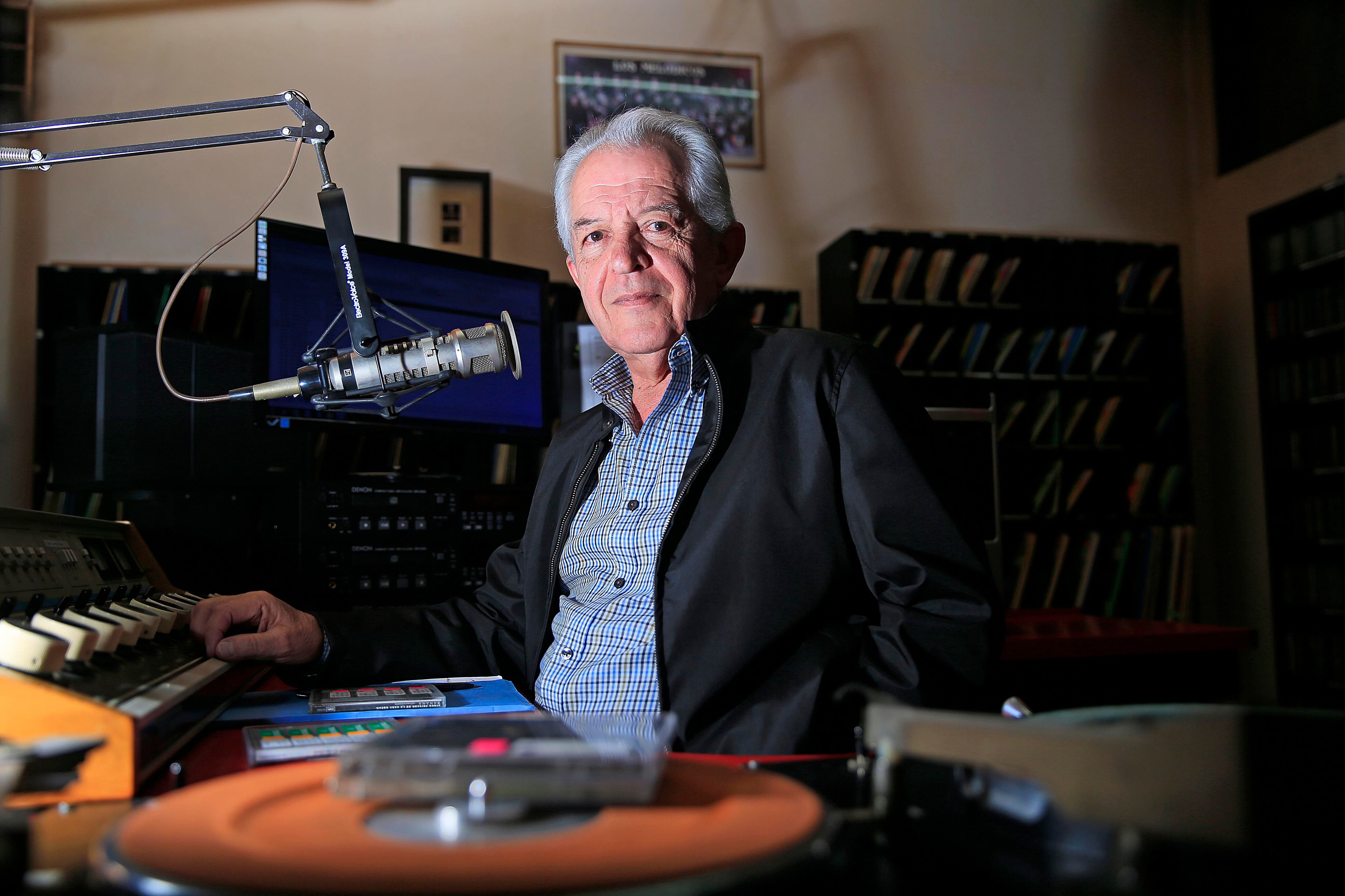 Carlos Lafuente ha estado al frente de emisoras como Sinfonola y Rumbo desde hace 58 años.  Él también trabajó como locutor del espacio 'Festival de recuerdos'.