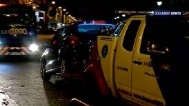 Encuentra un segundo vehículo con armas de asalto vinculado a ataques en París