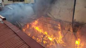 Incendio consume cuartería en San José centro