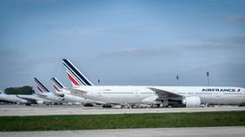 Air France anula el 55% de sus vuelos de corto y medio alcance por huelga de controladores