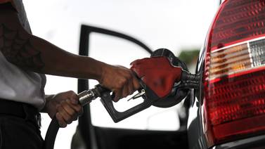  Rebaja internacional en combustibles se sentiría en Costa Rica hasta diciembre   