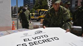 Ecuador se opone a la extradición, según resultados preliminares de referendo