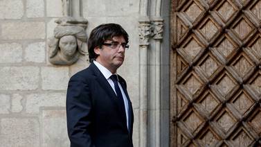 Puigdemont renuncia a ser investido presidente de Cataluña