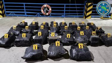 Persecución en mar permite capturar lancha con 550 kilos de cocaína