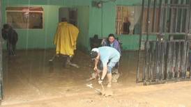 Fuertes lluvias provocaron anegamientos en calles y viviendas de Cartago