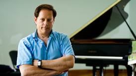 Michael Lewin: ‘El piano es, por mucho, el más grande instrumento’