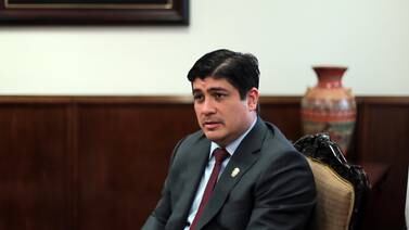 Fiscalía secuestra celular y computadora del presidente Carlos Alvarado