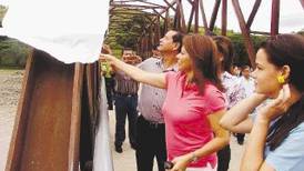 Presidenta reconoció descuido histórico al inaugurar puente