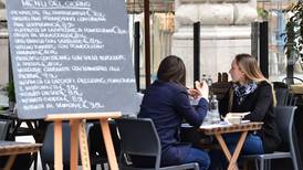Italia reabre restaurantes, cines y museos desde este lunes