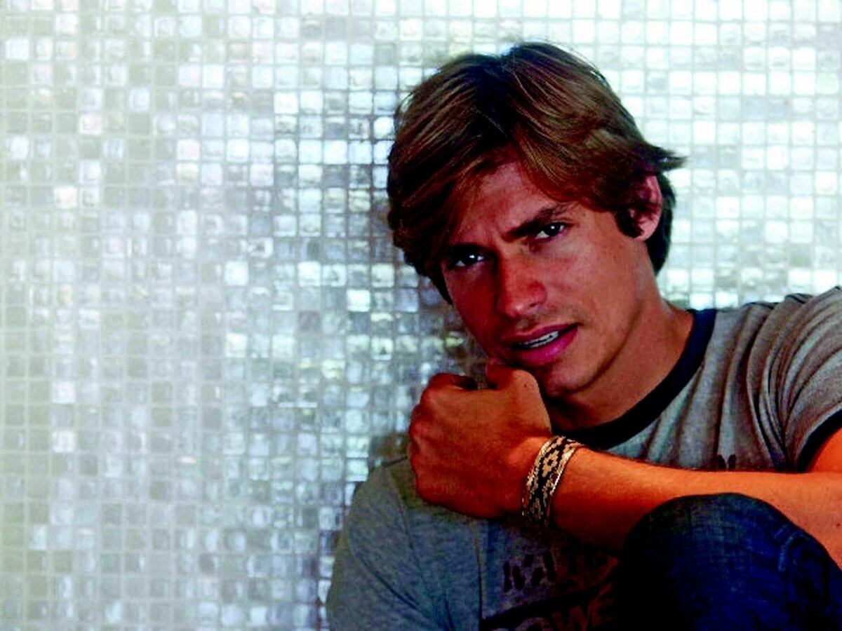 Em Colgando En Tus Manos Em Es Un Fenomeno En La Red La Nacion Esa sonrisa traviesa que vive conmigo se que pronto estare en tu camino. em colgando en tus manos em es un