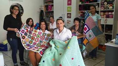 Jornada textil creará mantas para indígenas ticos