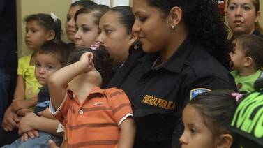 Hijos de mujeres policías tendrán prioridad de cuido