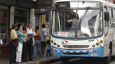 Aresep rechazó tarifa a  4   empresas de buses por no atender quejas de usuarios
