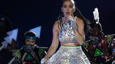 Fan manoseó a Katy Perry en pleno concierto