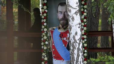 Miles de rusos conmemoraron centenario del fusilamiento del zar Nicolás II