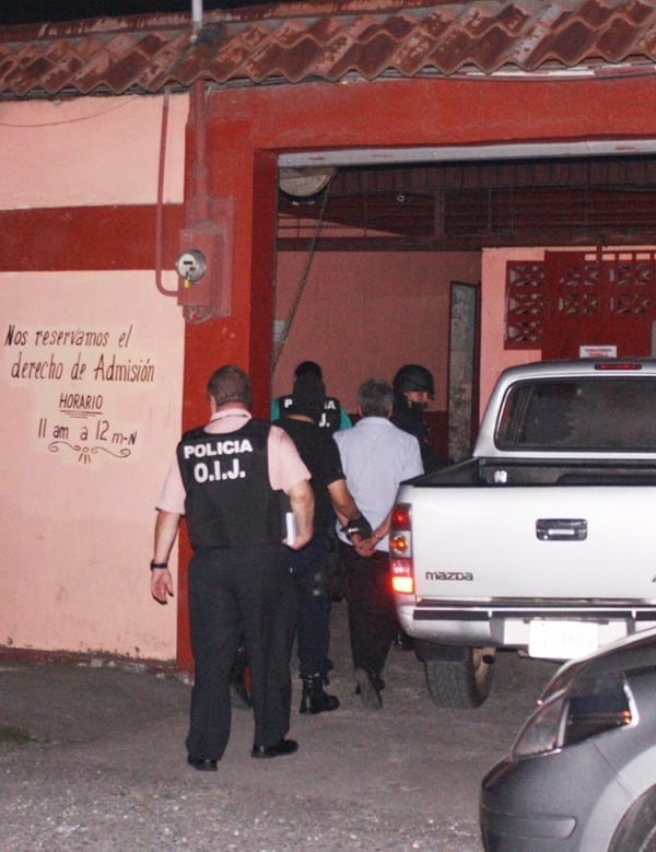 Cae dueño de bar por prostitución de mujeres - La Nación