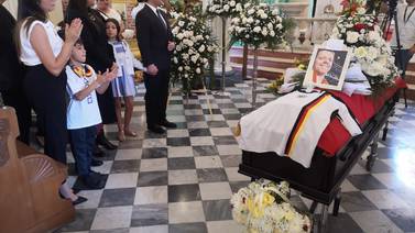 Gerardo Zamora: un último adiós entre camisas de Heredia y rosas blancas 