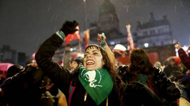 Hoy hace 50 años: Diputados Italianos pedían legalizar aborto si madre corría peligro
