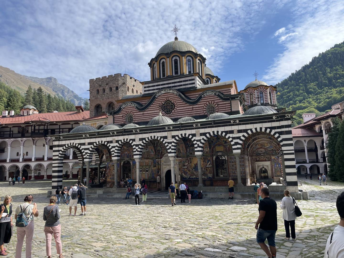 El imponente Monasterio de Rila en Bulgaria.