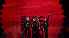 Bono pierde la voz en pleno concierto de U2 en Alemania