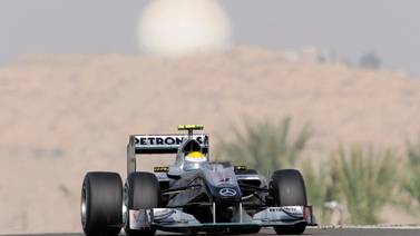 Rosberg encabeza prácticas en Bahrein; Schumacher tercero