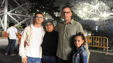 Ver a Fito Páez en familia: el sueño que una tica que lucha contra el cáncer cumplió