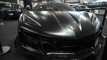 Autos de lujo sobresalen en la Expomóvil y se ofrecen hasta en $320.000
