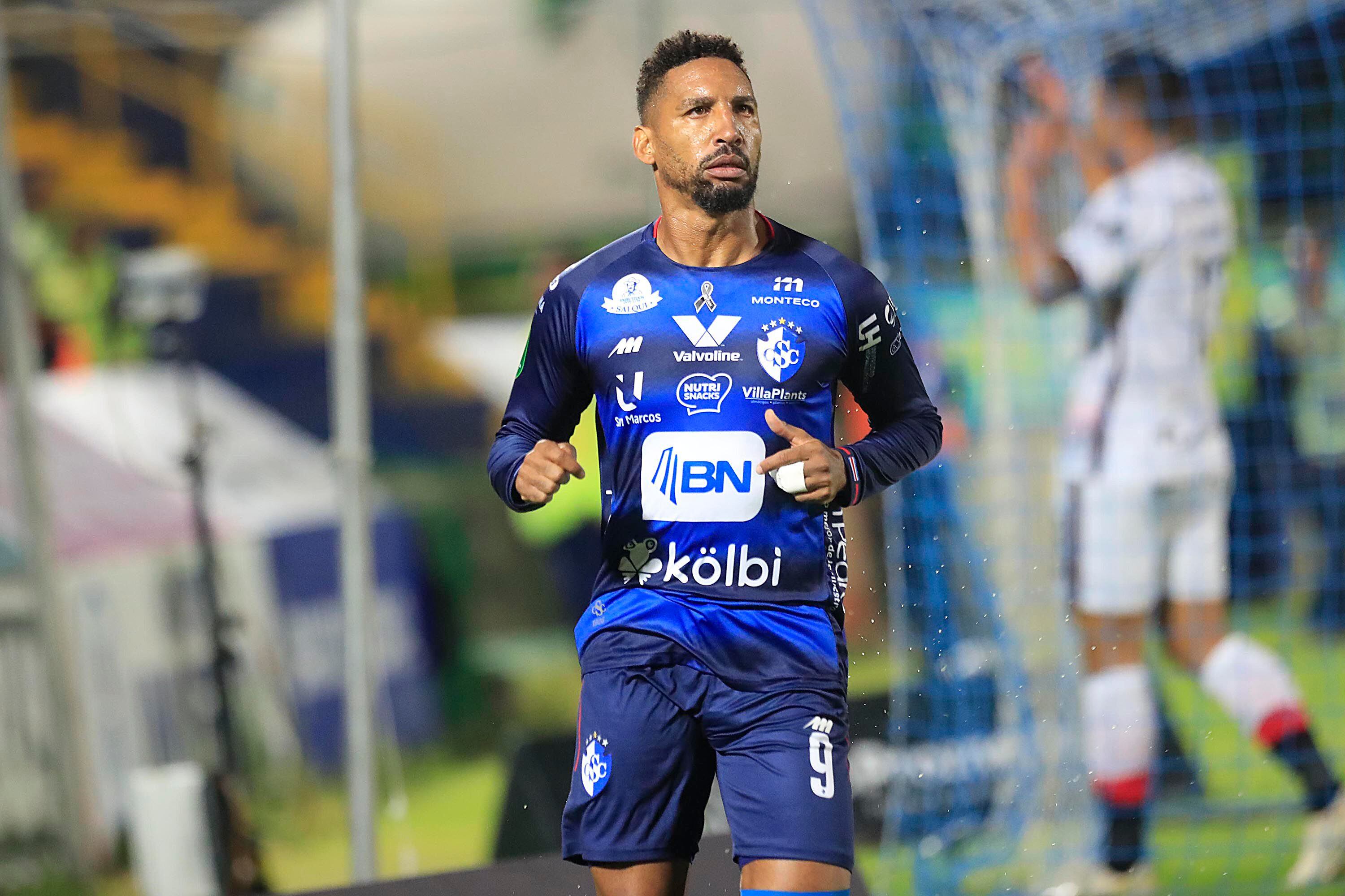 Marcel Hernández llegó a 15 goles en el Clausura 2023, luego del doblete que consiguió en la ida de las semifinales ante Alajuelense. El cubano está a solo un tanto de Johan Venegas. 
