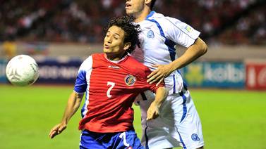 El Salvador entrena para enfrentar a Costa Rica en eliminatoria mundialista