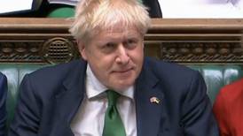 Boris Johnson promete ‘seguir adelante’ pese a rebelión en sus filas