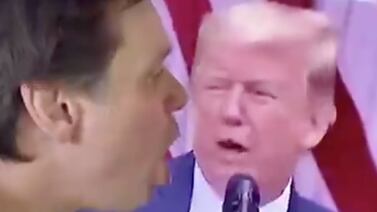 (Video) Jim Carrey causa polémica al “toserle” en la cara a Donald Trump