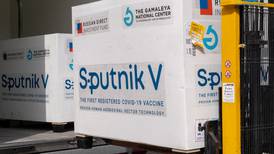Rusos desconfían de su vacuna contra la covid-19  