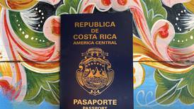 Adulta mayor le gana pulso a consulado en Nueva York que le extravió pasaporte