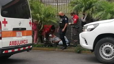 Nueva pelea de estudiantes deja 2 jóvenes trasladados al hospital de Cartago