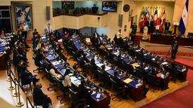 Un juicio para muchos: El Salvador aprueba audiencias masivas para pandilleros
