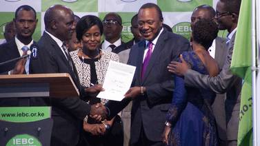 Presidente Uhuru Kenyatta obtiene  la reelección en Kenia; oposición alega  fraude