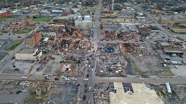 Devastadores tornados dejan cerca de 80 muertos en Estados Unidos