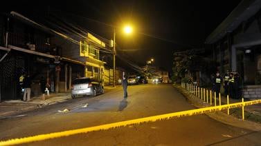 Asesinan en la puerta de su casa a un hombre de 40 años en La Uruca