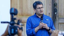 Exmiembro de ONG vincula a presidente de Honduras con desvío de fondos