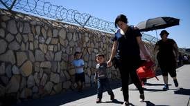 Crisis humana en la frontera con México seguirá pese a decreto de Trump