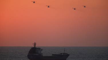 Israel frena   barco que iba hacia  Gaza