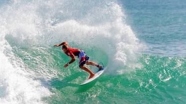 Noe Mar McGonagle roza la perfección y avanza a semifinales en Mundial de Surf