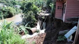 CNE inspeccionó deslizamiento en San Rafael Abajo que afectó viviendas, cañería y vías de acceso